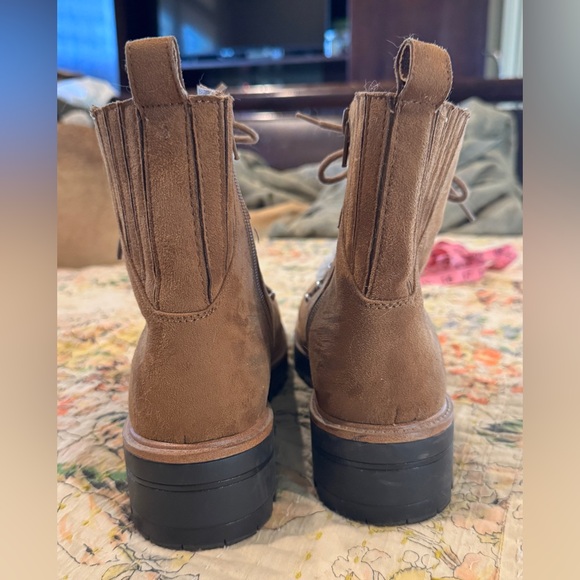 Nine West size 9 brown suede fur bootie - Picture 2 of 6